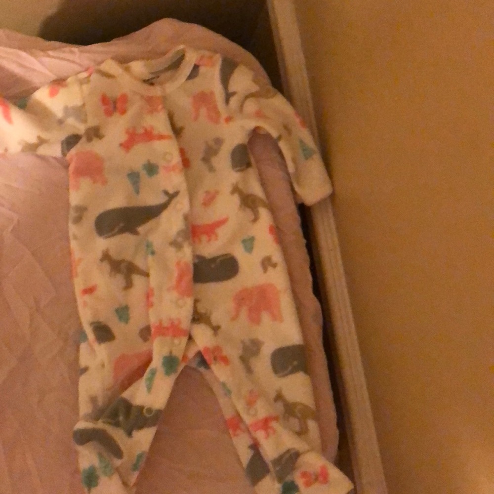 Carter’s newborn sleeper - Picture 3 of 3